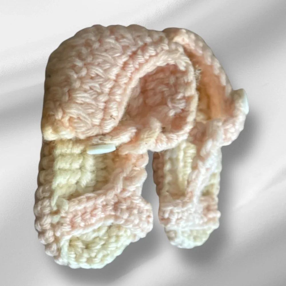 Vintage Hand Crocheted Pink‎ Baby Shoes